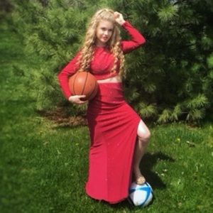 Taylor Swift Look Alike Gown ~ RARE Sherri Hill LONG SLEEVE two piece formal!